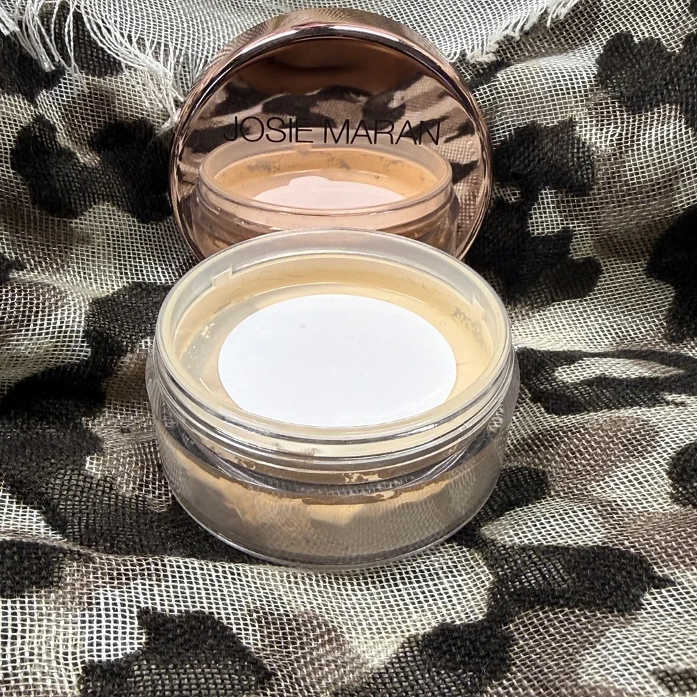 JOSIE MARAN Rose Gold Compact Setting Powder